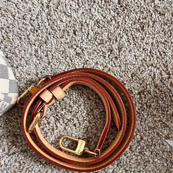 Louis Vuitton Lymington Damier Azur - Picture 11 of 17